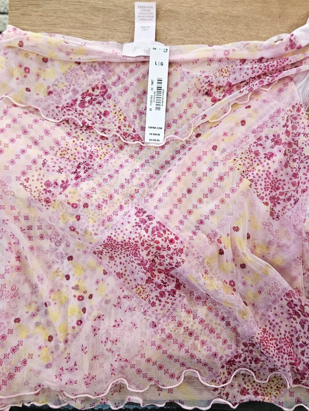 PINK By VS Off Shoulder Ruffle Top Pink Patchwork NEW LARGE MSRP $39.95 Sold Out - Picture 2 of 11
